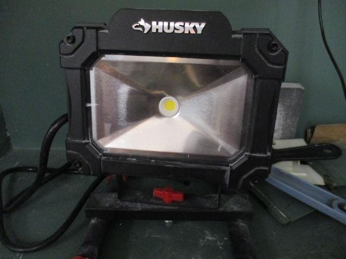 Husky K40066
My uncle Andy's LED work light
