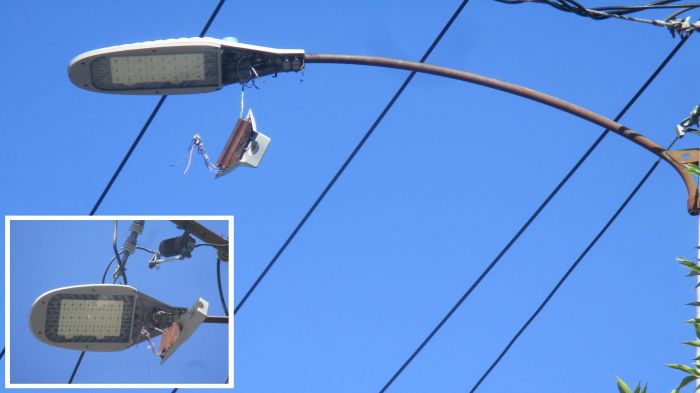 Damaged/Open Street Lights - Philips Hadco RX2 - Gallery of Lights