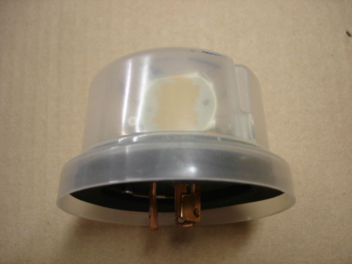 Area Lighting Research Phontocontrol
Here is a Area Lighting Research multi-volt thermal photocontrol with a 1" cadmium sulfide eye.

Made in: Hackettstown, NJ USA

Manufactured: July 1983

Voltage: 105 - 277V
