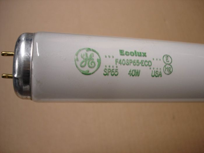 GE F40T12 Ecolux
Here is a GE F40T12 40W Ecolux daylight fluorescent lamp.

Made in: USA

Colour temperature: 6500K

CRI: 75

Lamp life: 20,000 hours

Lumens: 2775


