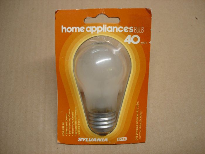 Sylvania 40W
A GTE Sylvania  Canada 40W incandescent Home Appliances Bulb.

Made in: Drummondville, Quebec Canada

Manufactured: Circa 1980's

Lamp shape: A15

Voltage: 115 - 125V


