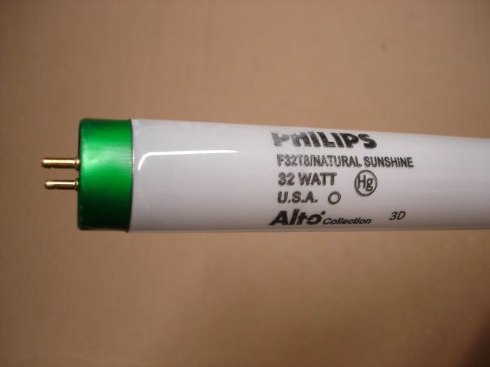 Philips F32T8
Here is a Philips ALTO Collection F32T8 Natural Sunshine fluorescent lamp.

Made in: USA

Manufactured: April 2013

Colour temperature: 5000K

Lamp life: 20,000 hours

Lumens: 2800K

CRI: 86
