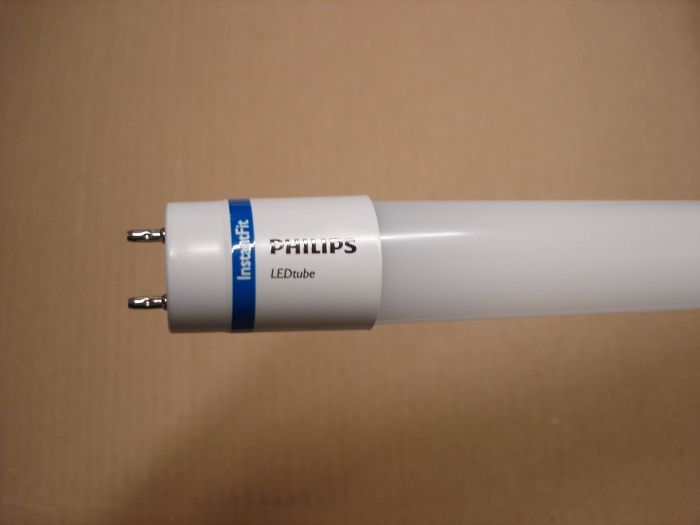 Philips 7W LED
Here's a Philips 7W Instantfit cool white LED T8 non dimmable lamp. For use with electronic instant start ballasts.

Manufactured: 2018

Made in: China

Lumens: 1150

Colour temperature: 4000K

Lamp life: 50,000 hours
