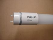 DSC09257_Philips_InstantFit_EM_Electro-Magnetic_T8_LED_tube.JPG