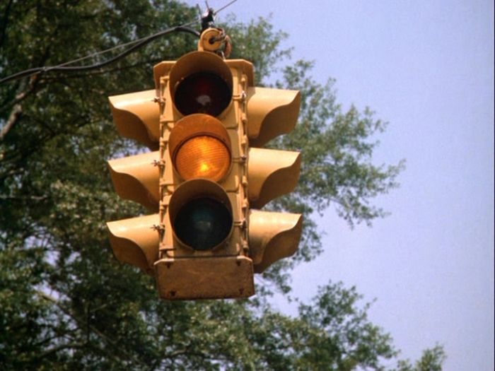4-way Traffic Signal Light (Yellow)
Time index: 06:24

Base: (Medium one-inch) Edison Screw (E26)
Finish: Clear
