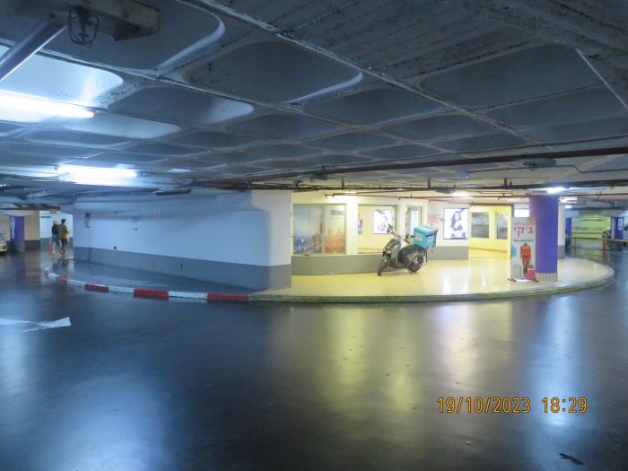The underground parking lot of Cinemall mall
This was the only parking lot that was open. As it is lies underground, it can be used as a shelter during the 2023 Israel–Hamas war.
