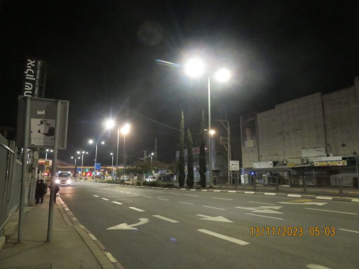 The new LED lanterns at Deshanim road, better pictures
[img]https://i.postimg.cc/prJXs9hK/IMG-7453.jpg[/img]

Despite rated at 6400K, they actually have 5000-5500K pure white color with no hints of blue, which, compared to the common claim of American members here and in LG, looks impressive and rich, but still cold for road lighting.
The color temperature that most Americans describing as pale and ugly, is >6000K which indeed may look as a pale bluish color light in LED.

