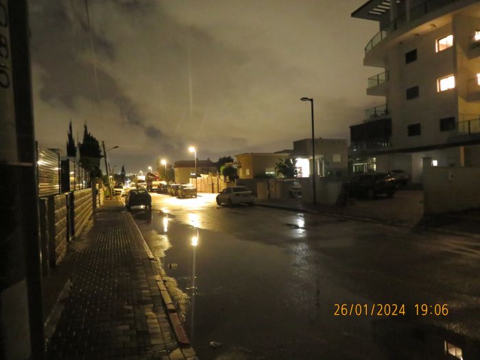 Half of the streetlighting not working
[img]https://i.postimg.cc/WpytjdqQ/IMG-7708.jpg[/img]
But the lights inside the homes working.
I don't know what causes this?

