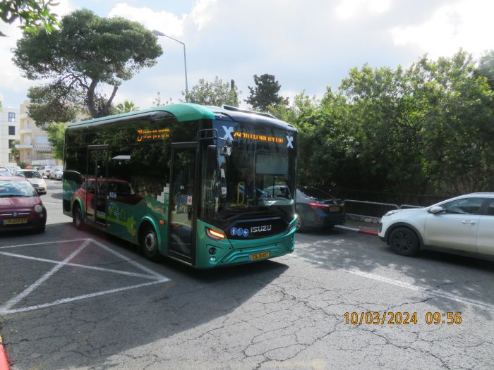 Isuzu electric midibus
[img]https://i.postimg.cc/28FBkvdw/IMG-7839.jpg[/img]
These new electric midibus now working on bus line 29 in Haifa, instead of the former local made Merkavim City 21 on Mercedes-Benz Sprinter chassis.
