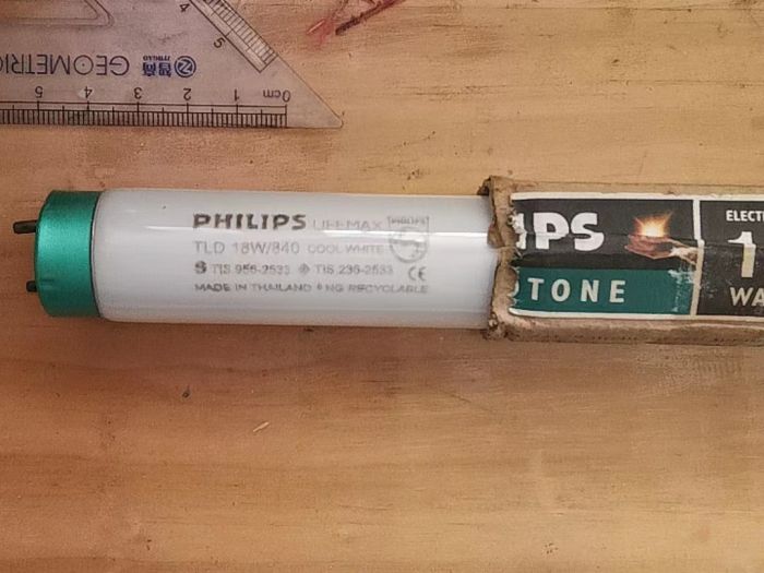 [Reprinted]Philips Super80 tube
中文：好友供图，规格为18W/840
English: Courtesy of friends, the specification is 18W/840
