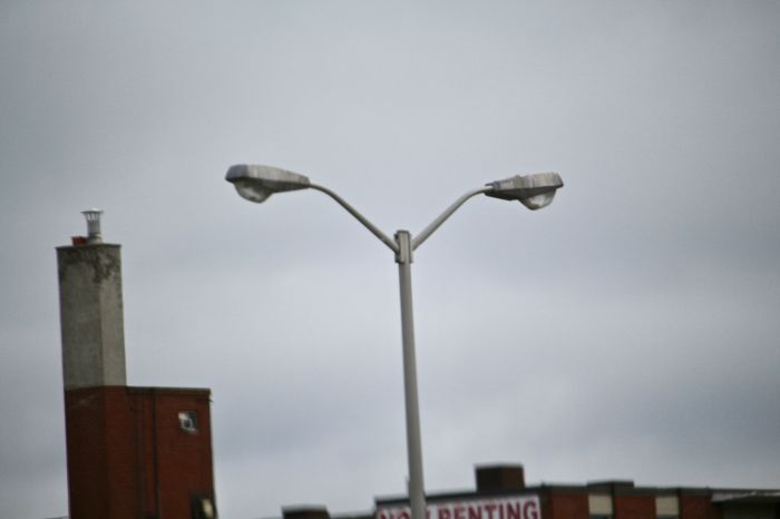 Skyline Service Lights
Found 4 of these in this parking lot in Mississauga. Toronto still has some of these in use on the streets. This also neighbours a plaza with 4 B2213's which are very rare now in Ontario.
