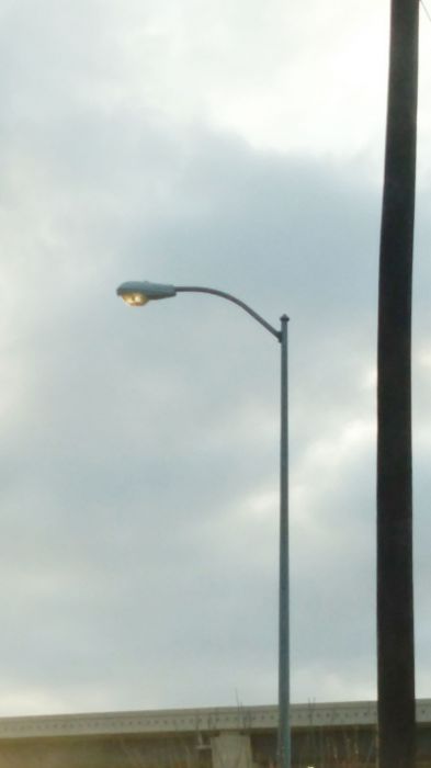 GE M250R2 streetlight
Near by a restruant.
Keywords: American_Streetlights