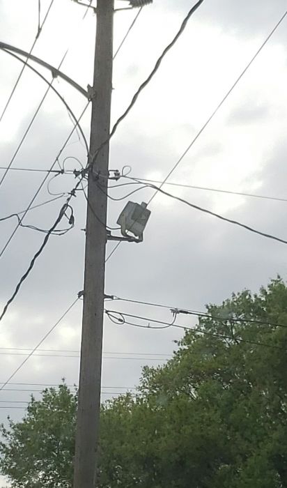 GE PF-154 flood light
Pointing at a parking lot.
Keywords: Misc_Fixtures