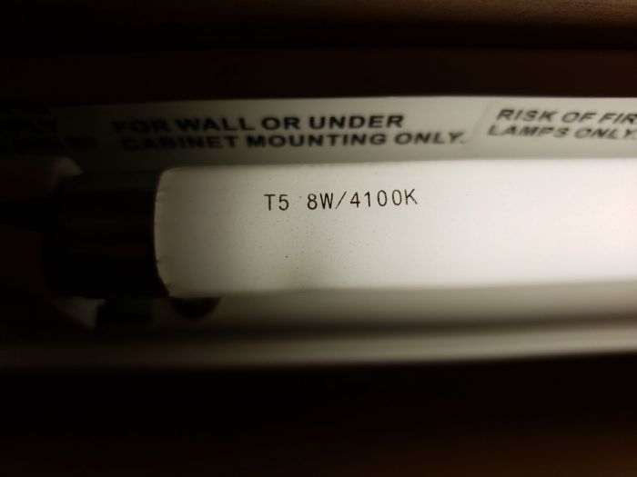 Unknown F8 T5 4100k fluorescent tube
There it is in use, in a under cabinet light fixture.
Keywords: Lit_Lighting