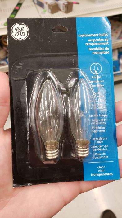 GE 3v C9 shaped bulbs 
Picture taken on June 29, 2019.

Pretty interesting to see a 3v Christmas light lamp inside of a C9 shaped glass housing. I didn't get it because it was $3, plus I don't have a use for it.
Keywords: Lamps