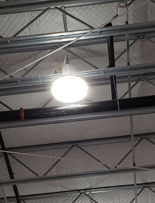 LED high bay
At a newly opened Costco. I could say its Cree, but I'm not sure...
Keywords: Lit_Lighting