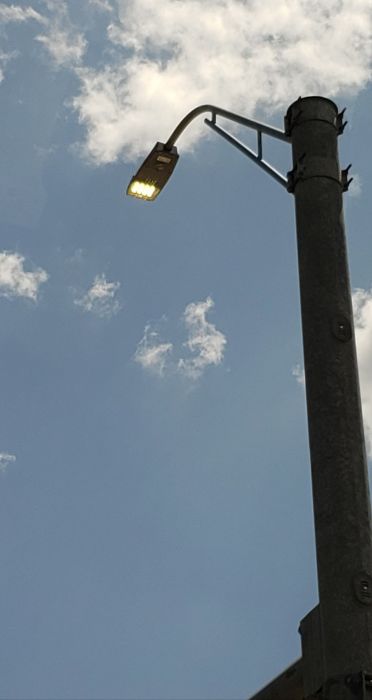Greenstar Avenger Series LED streetlight dayburning in 100 degree heat 
Picture taken Aug 11, 2019

I would think that this fixture would be failing right now when its dayburning in 100 degree heat.
Keywords: Lit_Lighting