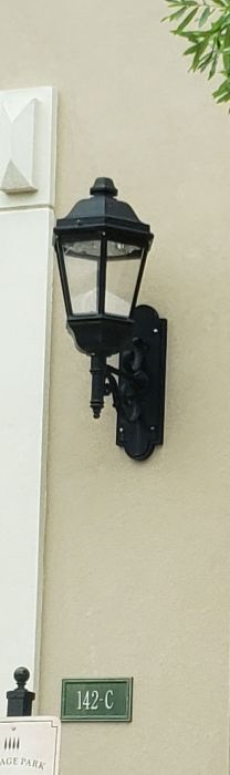 FCO wall light
At a shopping center.
Keywords: Misc_Fixtures