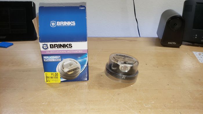 Brinks twist lock photocontroller
Brought this photocell Thursday at Walmart for a $1. Tested it using the unsafe method (which you shouldn't do, which I didn't have a fixture with a photocell receptacle, nor a photocontroller receptacle) by wrapping 18AWG stranded wire around the prongs of the controller to a socket with a LED bulb as the load.

Actual delay time:

Off: 26 seconds
On: 28 seconds

So this is my first controller that I now have.
Keywords: Gear