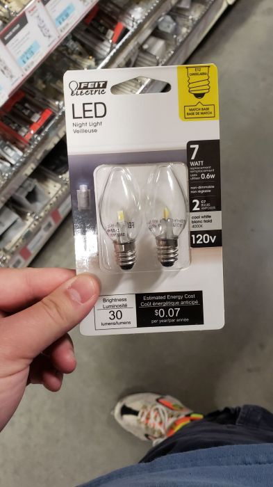 Feit Electric LED C7 night light bulbs with interesting setup
Never seen a LED replacement bulb with this set up, kinda like the Great Value versions with the post.
Keywords: Lamps 