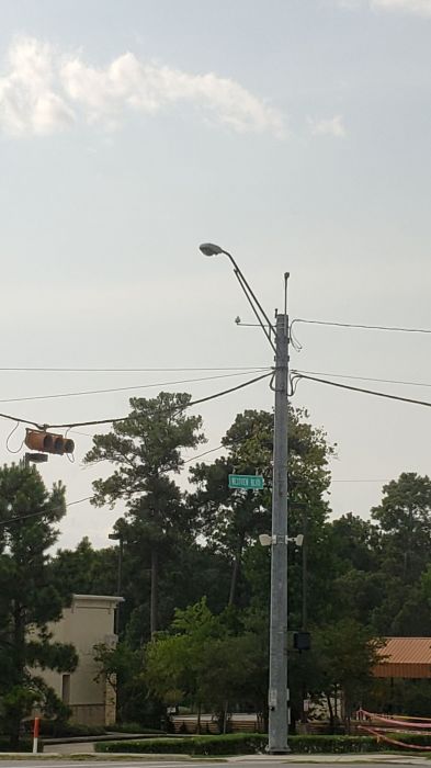 Cooper Lighting/Crouse Hinds OVS
At an inspection where the GE M400R2 is on the other side.
Keywords: American_Streetlights