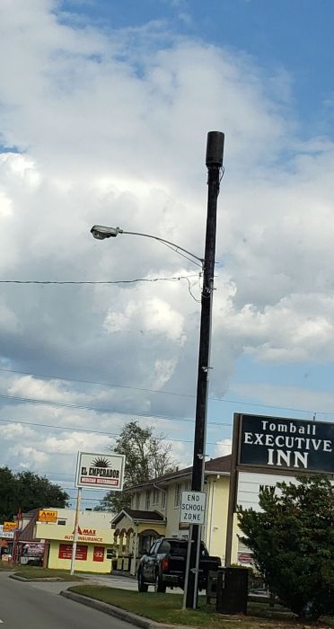 Crouse Hinds/Westinghouse OV-25 4th gen.
In downtown, I'm pretty sure that these are gonna be 400w, or 250w...
Keywords: American_Streetlights