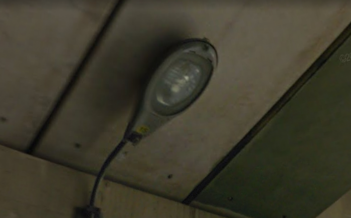 A RARE GE M400R2 FCO version 150w HPS street light!
A pretty rare fixture here! Mainly, 150w HPS fixtures are used in underpasses.

Now, I wonder if this fixture got replaced by a LED streetlight, because this is a street view from 2018 in Houston Texas. Also, this is a TXDOT fixture.
Keywords: American_Streetlights