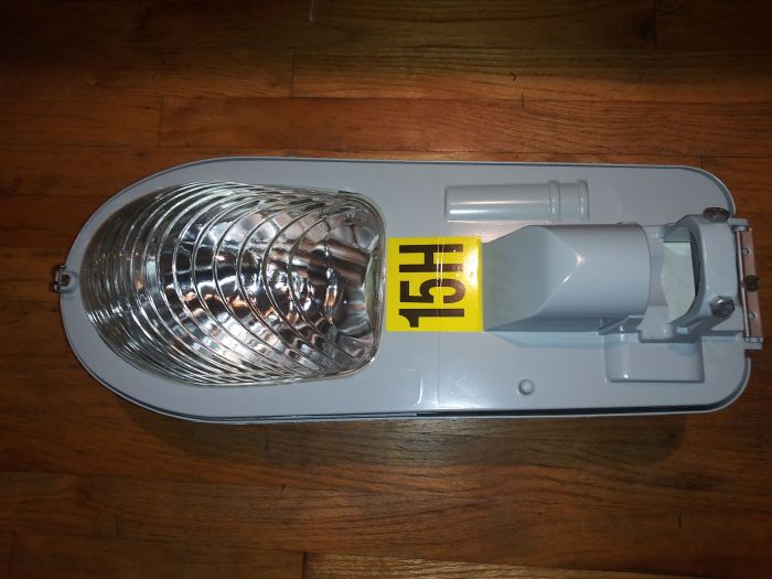 GE Solaris 150w HPS (SON) Streetlight
eBay find. The GE Solaris streetlight is made in the US, but for export only, this fixture uses S56 150w 100v HPS lamps and came with a US-made GE S56 150w HPS/SON-T lamp.
[img]https://i.postimg.cc/Sxqq4wzc/20201125-172622-1.jpg[/img]
This fixture was NOS from an American eBay seller, this fixture was made in December 1997 and runs off 230v 50Hz.
Keywords: European_Streetlights