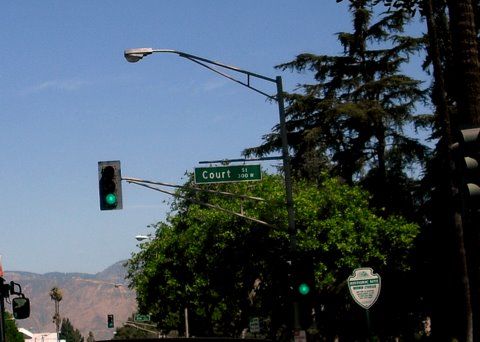 Truss-arm 
Lot of truss-arms in down town San Bernardino.
Keywords: Traffic_Lights