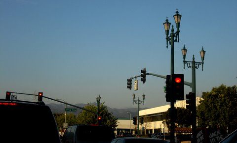 Post Top Double
HPS at the intersection of Arrow Hwy & Irwindale Ave in Irwindale, CA
Keywords: American_Streetlights