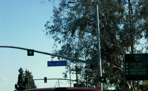 Keep on going
Green arrows run 24-7. S/B Fredrick @ E/B Rt6o, Moreno Valley, CA
Keywords: Traffic_Lights