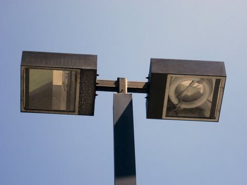 New and Old
400w HPS and new 200w donut type induction.
Keywords: American_Streetlights