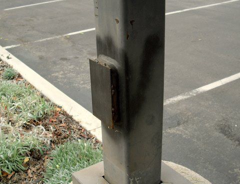 Welded Handhole
In the Church parking lot. To deter those who forgot the commandment "Thou shalt not steal"
Keywords: Gear