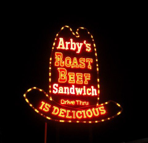 Pomona Big Hat Lit
This is one of the few remaining Arbys Big Hat signs. A real classic!
Keywords: Misc_Fixtures