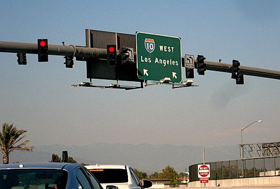 McCain PV Heads
Archibald Ave crossing in Ontario, CA
Keywords: Traffic_Lights