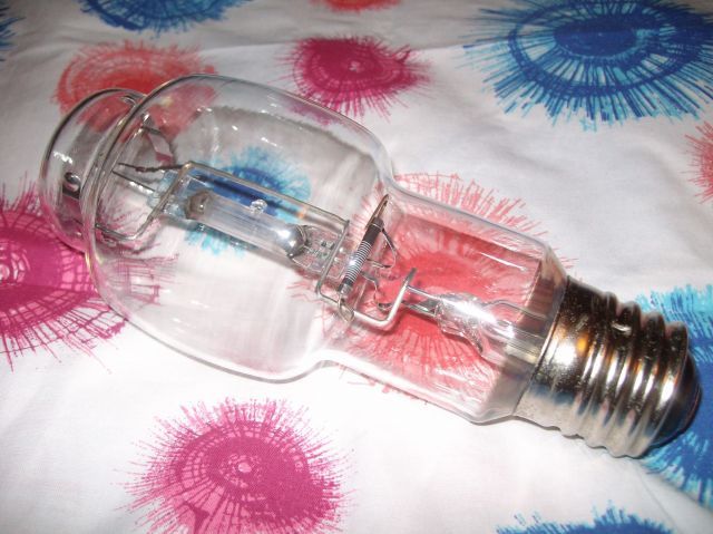 Clear BT-25 Merc
I got this on eBay. The etch is very worn only the word Sylvania and H38 is readable.

Keywords: Lamps