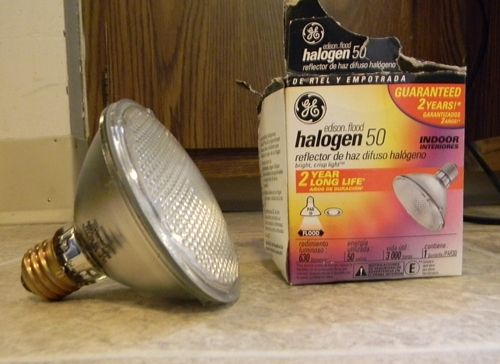 GE 50 Watt Halogen Flood
PAR 30 GE Edison halogen 50, indoor use, the 2 year life is based on rated life at 4 hours consumer use per day. 35 degree beam. Made in Canada.
Keywords: Lamps