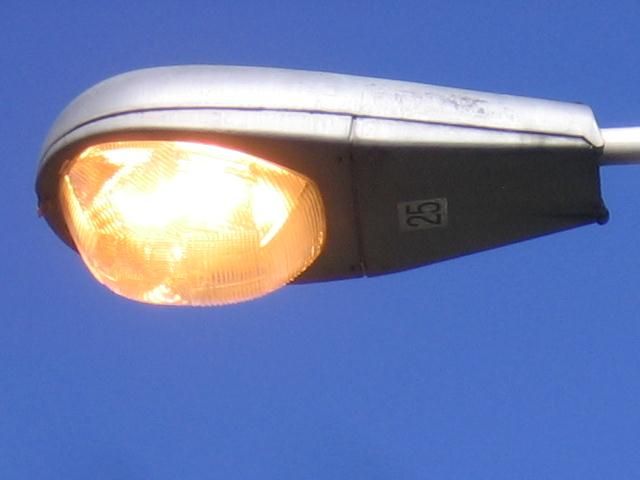 Westinghouse OV25 TuDor Dayburner
From Brockton, MA
Keywords: American_Streetlights