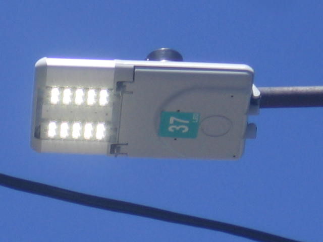 LEDway Beta Type 3 STR-LWY-1S-HT Dayburner
From Roslindale, Boston, MA
Keywords: American_Streetlights