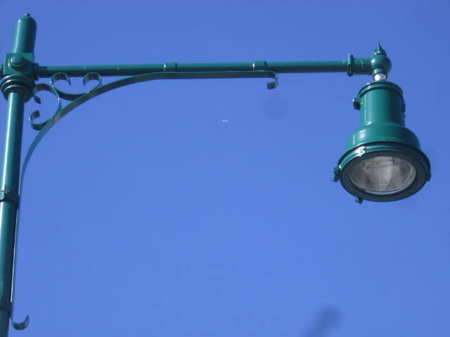 What's this King Luminaire street light??
From Dorchester, Boston, MA
Keywords: American_Streetlights