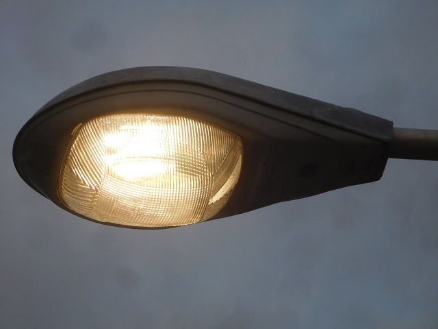 General Electric M250R
From Mattapan, Boston, MA - Note: This was converted to LED.
Keywords: American_Streetlights