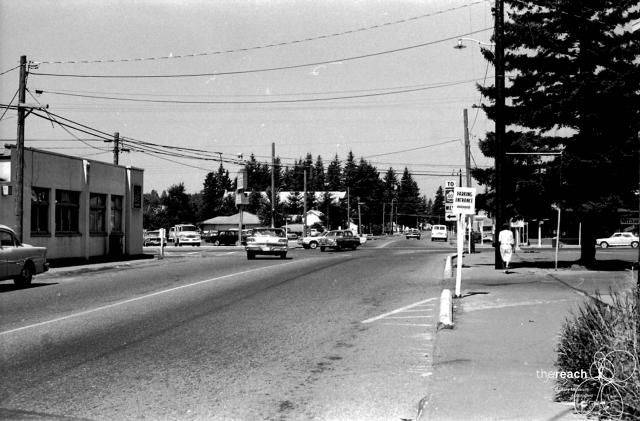 Incandescent Radial Wave
An incandescent radial wave in Abbotsford 1967.
Keywords: Lighting_History