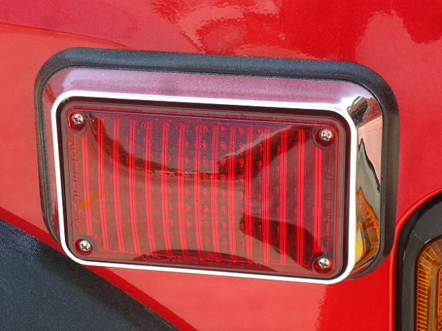 Whelen 400 Series 40R00FRR (Red) Gen-1 LEDs
On the local fire truck in my town.
Keywords: Misc_Fixtures