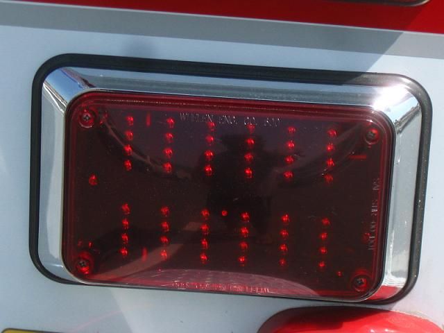 Whelen 600 Series 60R00BRR (Red) Gen-1 LEDs
Used as a stoplight at the back of the ambulance.
Keywords: Misc_Fixtures