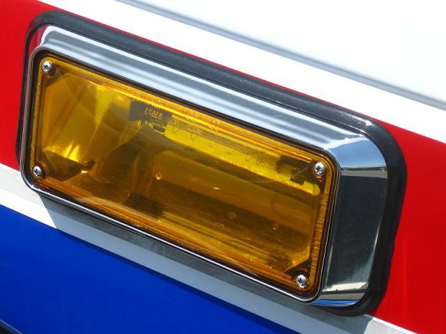 Whelen 700 Series 702000AU (Amber) Strobe
A strobe light found on the side of the ambulance.
Keywords: Misc_Fixtures