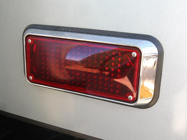 Whelen 700 Series 70R00XRR (Red) Gen-1 LEDs
Found on the NC State Highway Patrol command vehicle. It has 5mm LEDs. 120 of them. Very bright!
Keywords: Misc_Fixtures