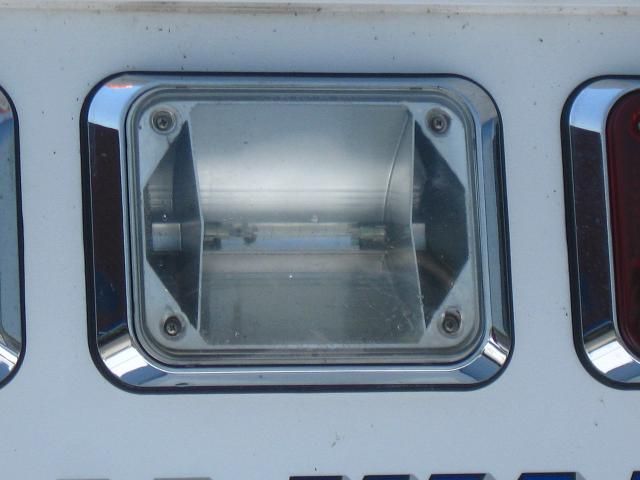 Whelen 900 Series 902000CU (White) Strobe
Found on an ambulance. Different vehicle this time.
Keywords: Misc_Fixtures