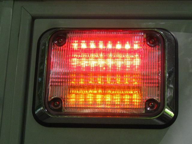 Whelen 900 Series 90RA5SCR (Red-Amber) Gen-3 LEDs
On an ambulance in Winston-Salem. A split colored lighthead.
Keywords: Misc_Fixtures
