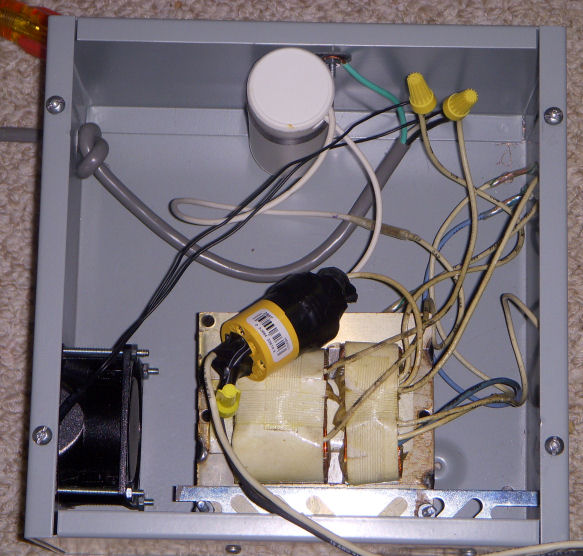 Inside ballast box from RB to 115.
You can see the 2 socket wires to the 115 are fitted into the outlet plug.
Keywords: Gear