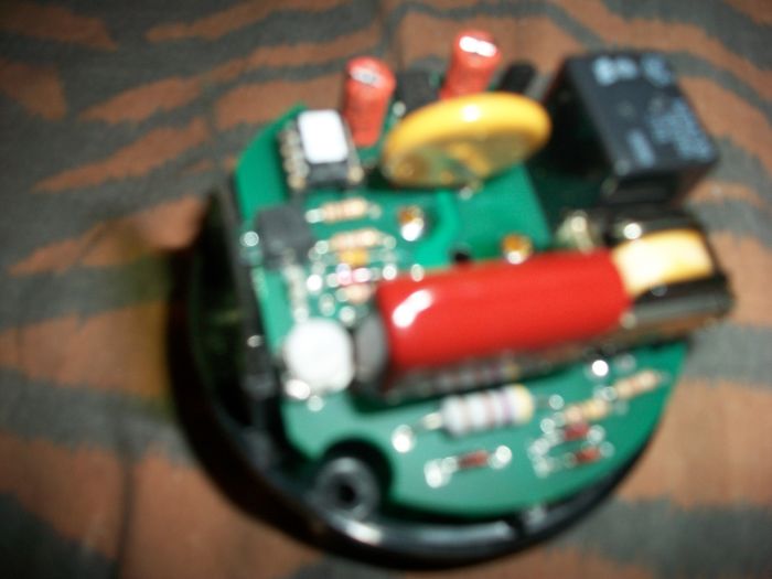 here are the components of the photocell that blew my 113 out "the original one"
Keywords: American_Streetlights